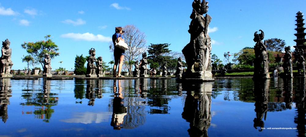Tirta Gangga atau Istana Air, keheningan dan kebeningan  mata air di  Amlapura Karangasem Bali. 